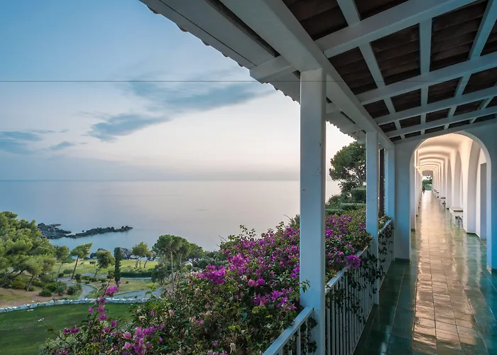 Hotel Santavenere - The Leading Of The World