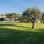 Santavenere - The Leading Of The World