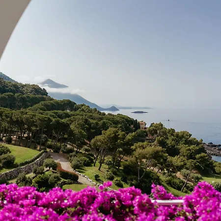 Hotel Santavenere - The Leading Of The World