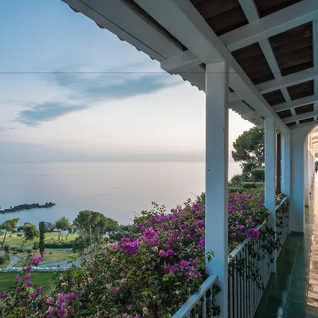 Hotel Santavenere - The Leading Of The World