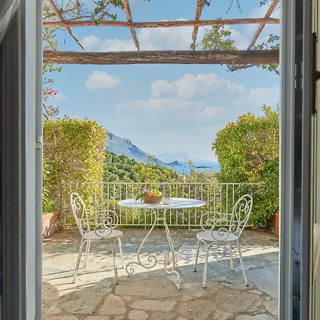 Santavenere - The Leading Of The World