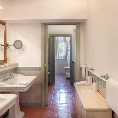 Hotel Santavenere - The Leading Of The World