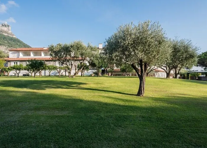 Santavenere - The Leading Of The World